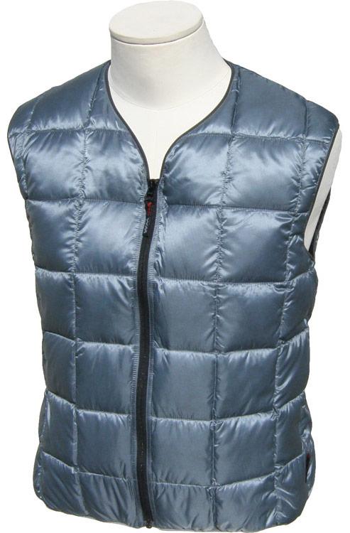 The Flash Vest is an ultralight down vest for fastpacking and thru-hiking. Weighs just 5 oz with 850+ fill down. Warm, packable, and made in the USA.